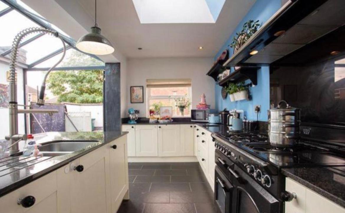 Beautiful 5 Bedroom House In Great Location. Coventry Esterno foto